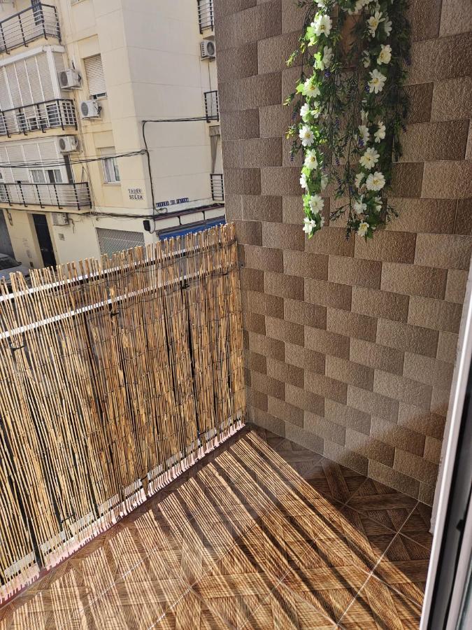 Familiar En Triana Appartement